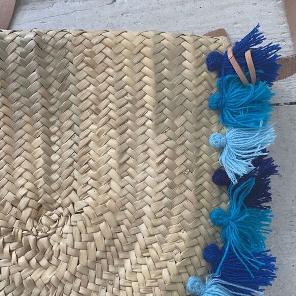 French Baskets Boho Fringe Pom Pom Mail Straw Bag - Picture 5 of 9